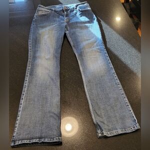 Wrangler Women's Boot Cut Jeans, Light Wash,Size 13 x 32